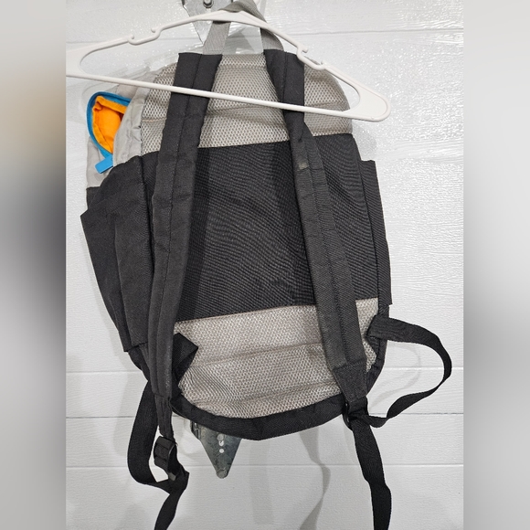 Backpack - Picture 3 of 4